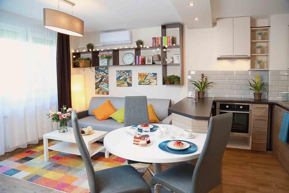 Monarchia Apartman Sunny Mosonmagyarovar Exterior photo